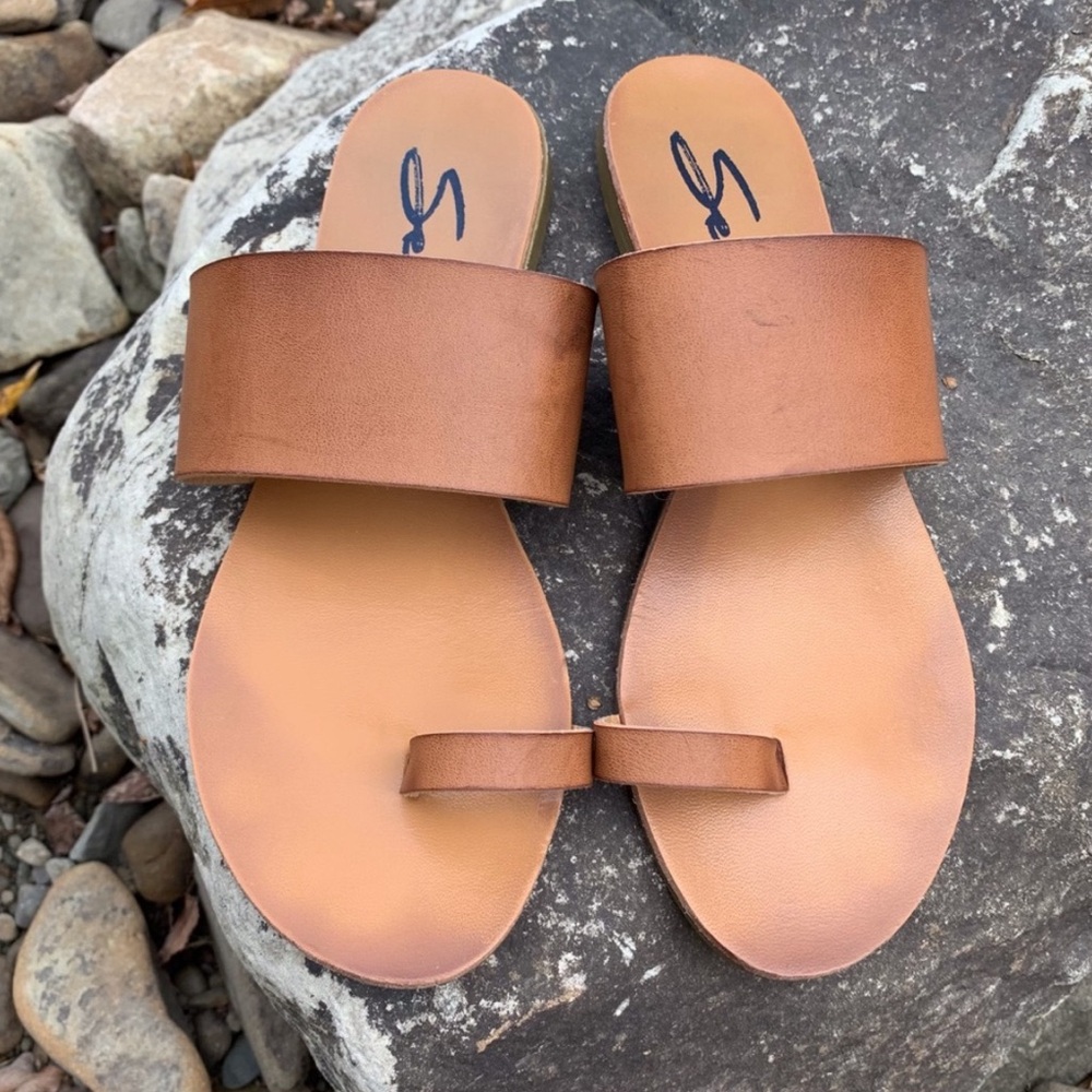 🌼Seven7 “LUCY” Tan Vegan Leather Slide Sandal (NWB), 
Size 7